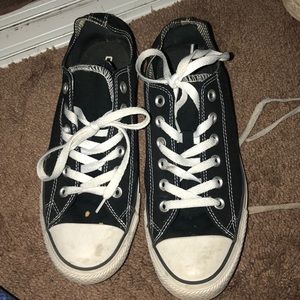 Black converse low tops